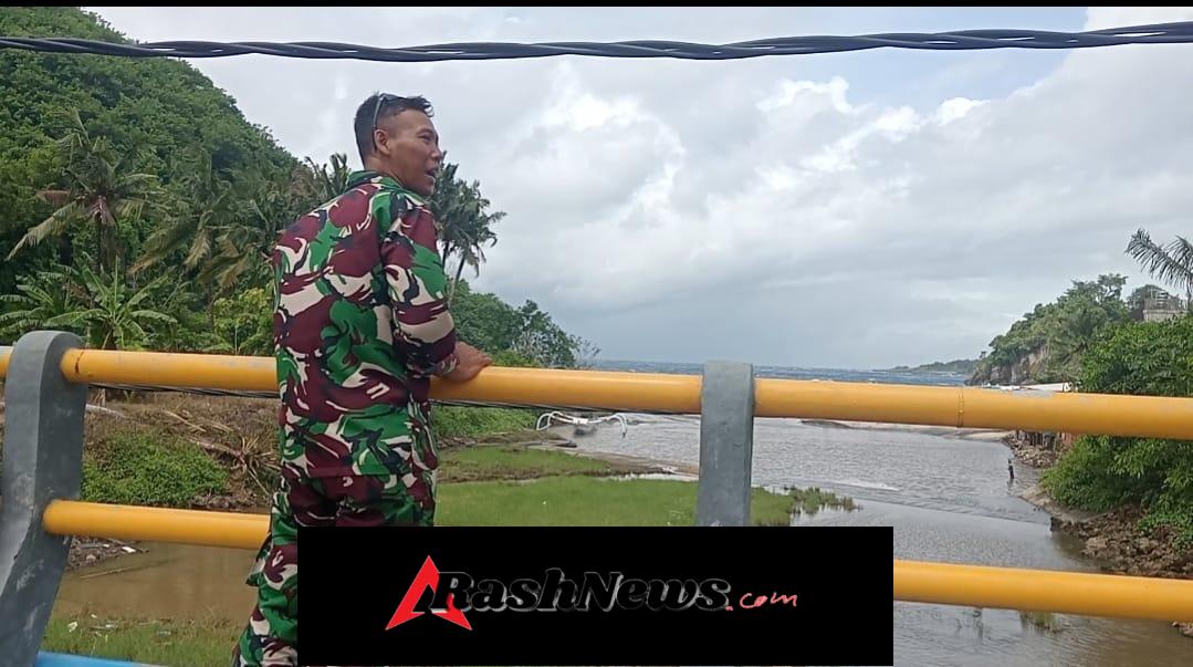 Antisipasi Bencana, Babinsa Sakti Patroli Titik Rawan Bencana Di Obyek Wisata Crystal Bay