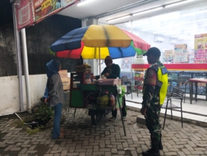 ‎TNI Dekat dengan Rakyat, Koramil Utan Intensifkan Patroli Malam