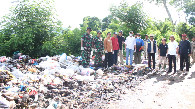 Wakil Bupati Bima dan Dandim 1608/Bima Pimpin Aksi Bersih-bersih di Kecamatan Wawo