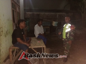 Himbauan Babinsa Desa Rade Ajak Warga Waspadai dan Laporkan Tamu Asing