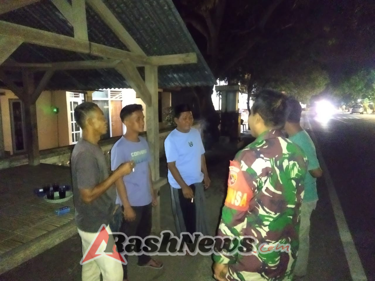 ‎Patroli Humanis Babinsa Kertasari, Wujudkan Lingkungan Aman dan Kondusif