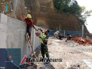 Pembangunan KDKMP Desa Raterua Didampingi Babinsa, Dorong Pelayanan Masyarakat Lebih Optimal
