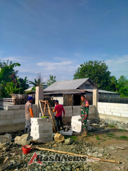 TNI Hadir di Tengah Masyarakat, Babinsa Awasi Pembangunan Koperasi Merah Putih