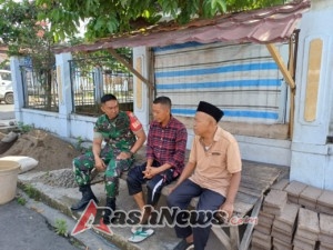 Babinsa Dompu Edukasi Warga Agar Tidak Berlebihan Sambut Tahun Baru