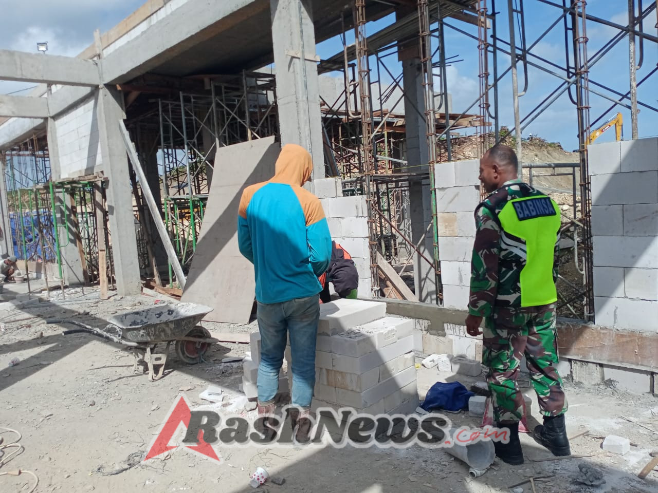 TNI Hadir Dukung Proyek Strategis, Pembangunan Sentra Garam Nasional Berjalan Aman