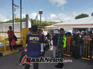 TNI Hadir di Pelabuhan ASDP Pantai Baru, KMP Kalibodri Kembali Berlayar Aman