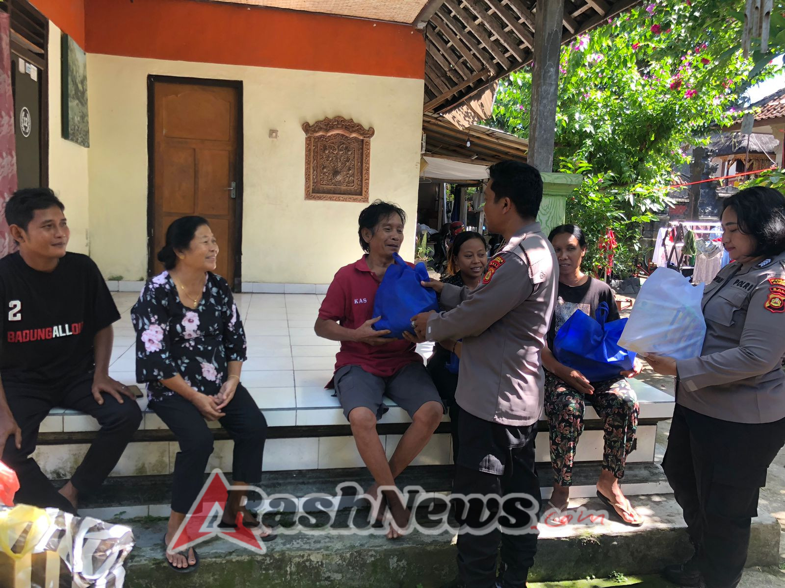 Polres Badung Sapa Lansia Lewat Minggu Kasih