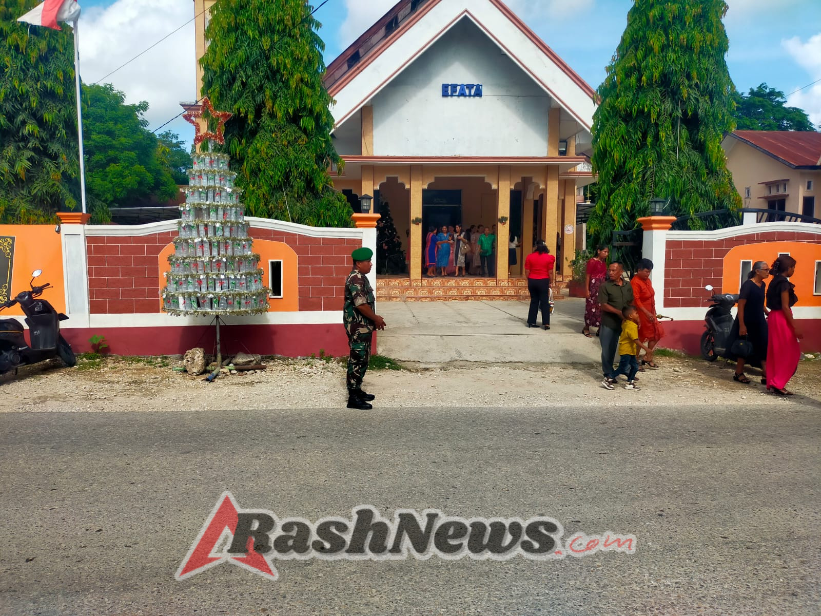 Ibadah Minggu di Gereja Efata Lekioen Berlangsung Aman Berkat Monitoring TNI