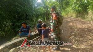 Sinergi Babinsa dan Warga Ciptakan Lingkungan Kondusif