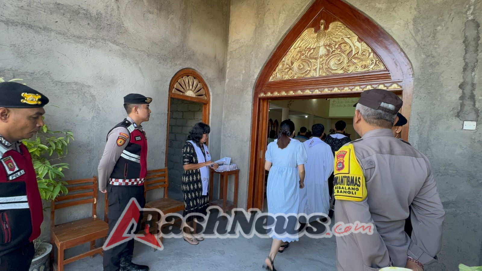 Terjaminnya Kenyamanan Peribadatan Umat Kristiani, Sat Samapta Laksanakan Pengamanan di Gereja Marga Rahayu Bangli