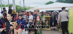 Babinsa Koramil Pantai Baru Amankan Aktivitas Bongkar Muat KMP Kalibodri di Pelabuhan ASDP Ofalangga