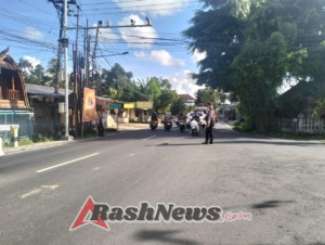 Pengaturan Lalin Akhir Pekan, Personel Polsek Abiansemal Pastikan Arus Kendaraan Tetap Lancar