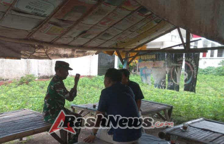 ‎Babinsa Desa Otak Rarangan Laksanakan Komsos Bersama Warga