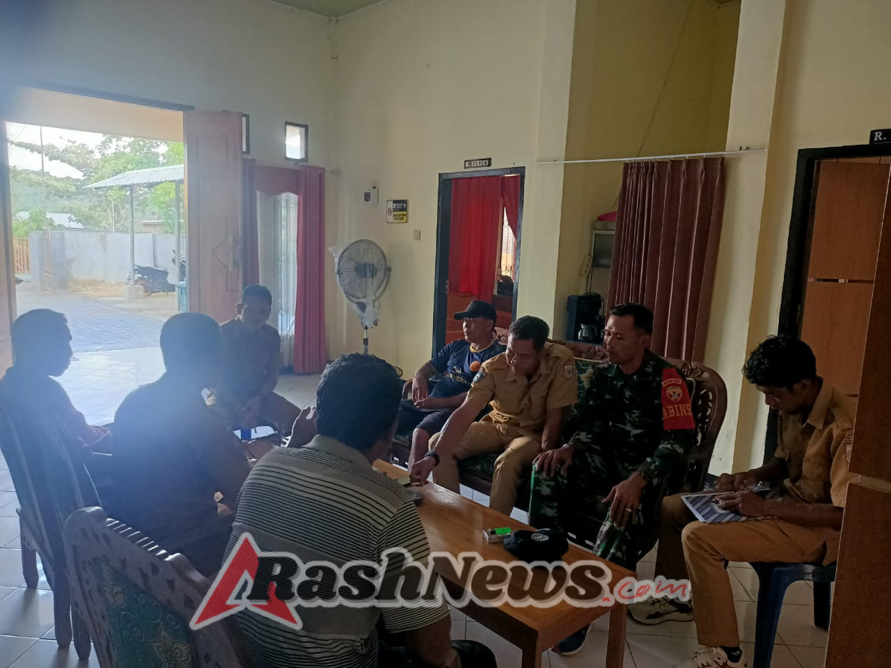 Permasalahan Ternak Warga Diselesaikan Damai, Babinsa Koramil Taliwang Turun Langsung