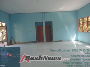 Progres 85 Persen, Babinsa Pastikan Pembangunan SKM St. Yosep Soa Aman