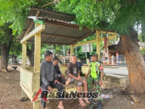 Komunikasi Sosial Babinsa di Desa Wadukopa Perkuat Kamtibmas dan Kerukunan