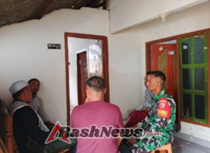 Babinsa Bebidas Laksanakan Komsos, Ajak Warga Jaga Kebersihan dan Waspada Musim Hujan