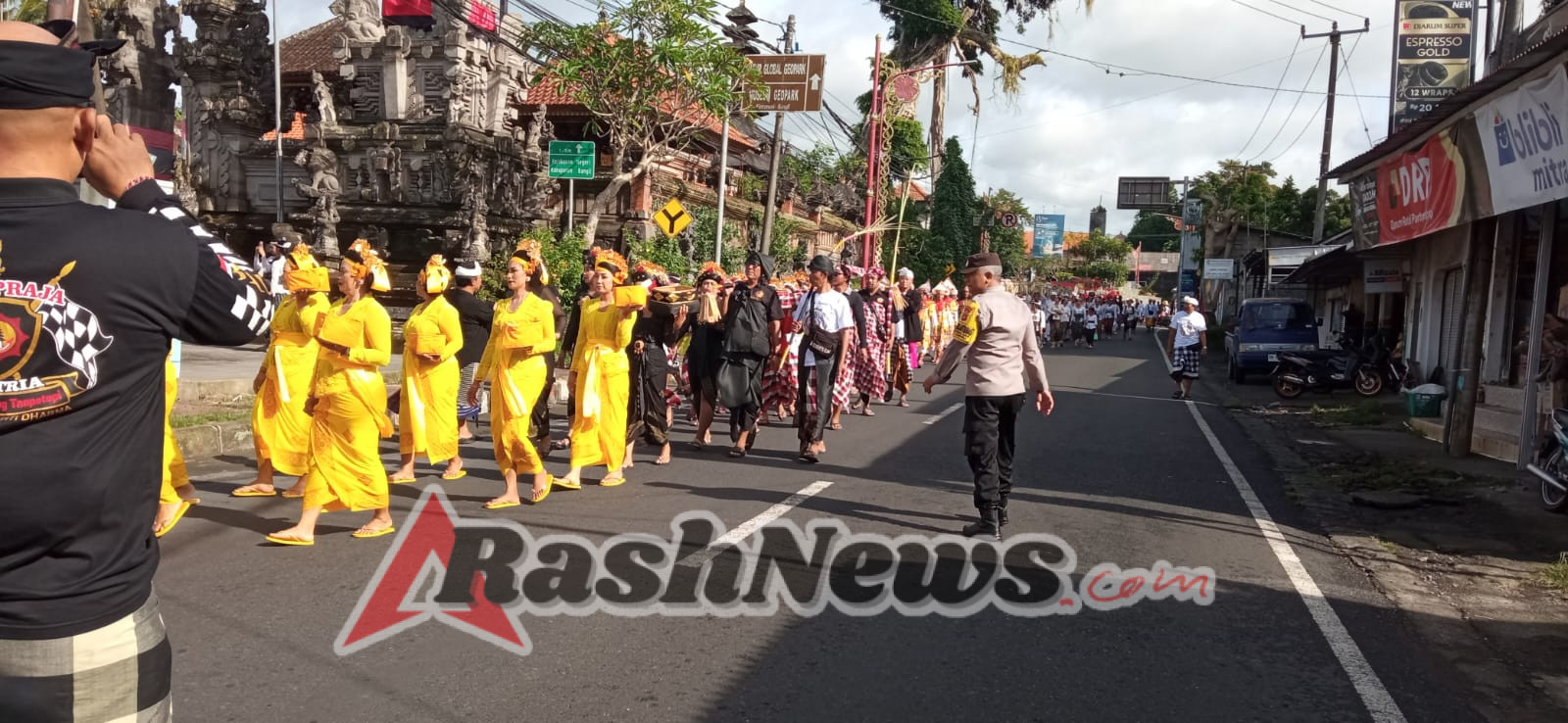 Bhabinkamtibmas Bersinergi Amankan Kegiatan Adat, Wujudkan Kamtibmas Kondusif di Bangli