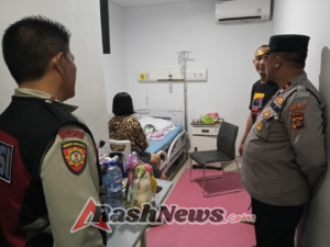 Wujud Kepedulian dan Solidaritas, Kapolsek Mengwi Jenguk Keluarga Personel Yang Sakit