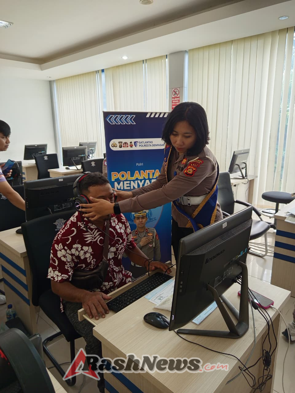 Humanis dan Profesional, Satpas SIM Polresta Denpasar Dampingi Pemohon Sim