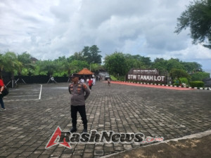 Personil Opsnal dan Polsubsektor Tanah Lot Melaksanakan Penjagaan dan Patroli di Kawasan DTW