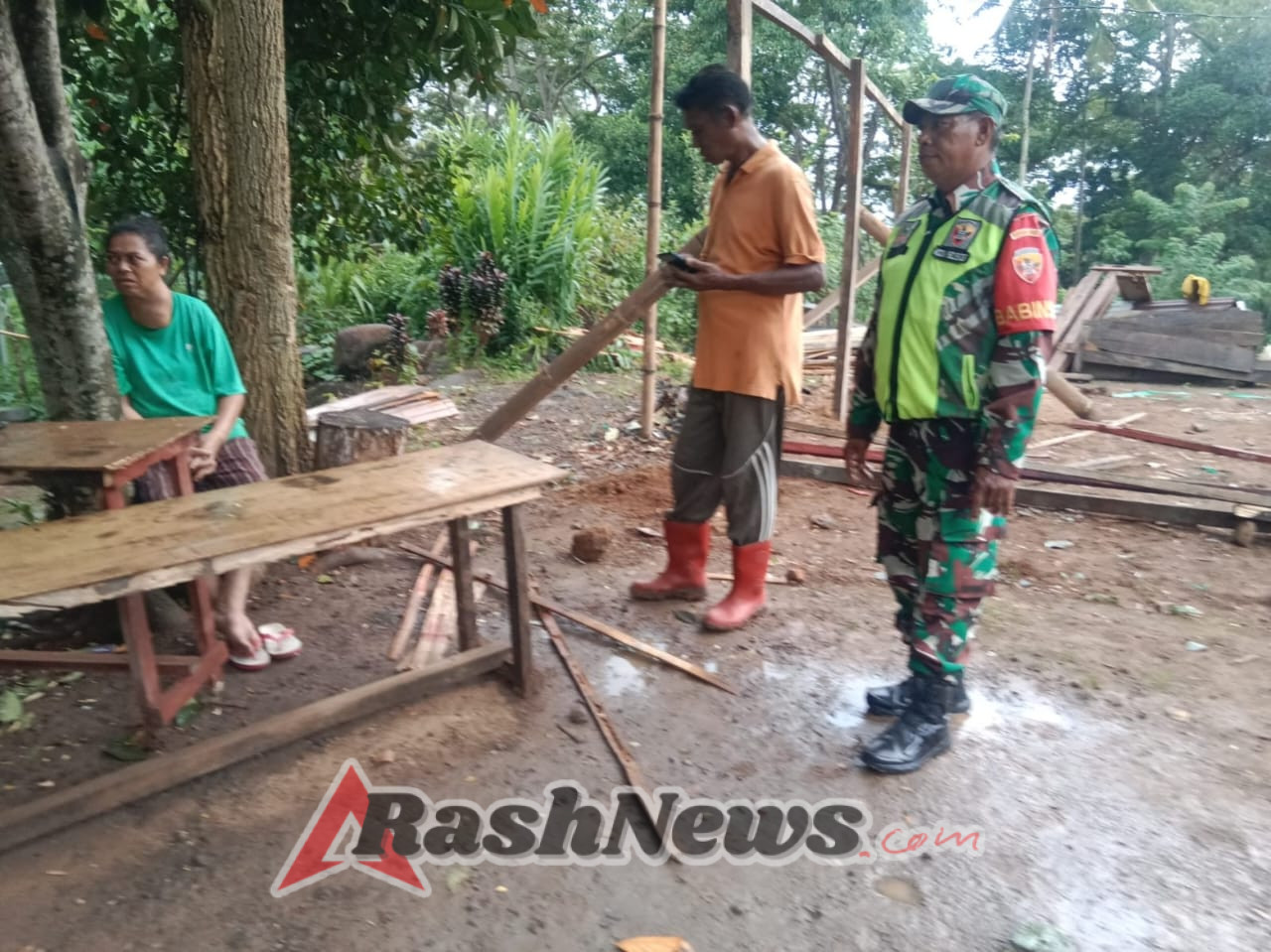 Sertu Clementino Da Silva Tingkatkan Kamtibmas Desa Nggesa Biri Lewat Pamwil dan Komsos