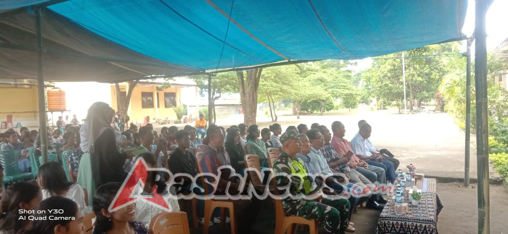 Babinsa Koramil Ende Dorong Keamanan dan Ketertiban Lingkungan Saat Hadiri Natal Bersama