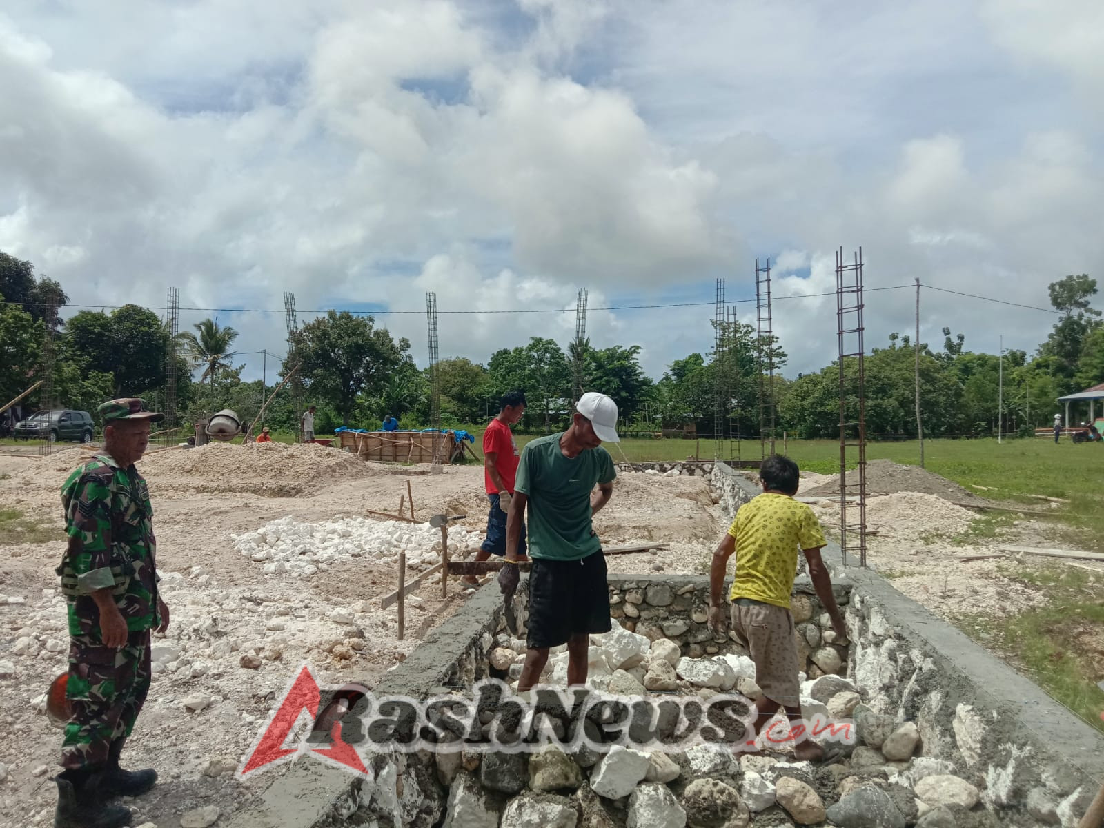 Pemantauan Babinsa, Pembangunan Koperasi Desa Merah Putih Terus Berjalan