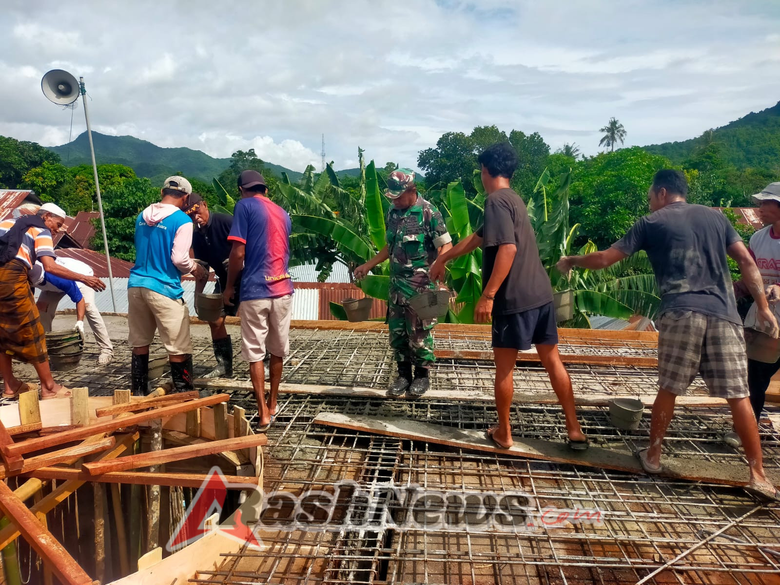 Danposramil Parado Pimpin Langsung Kegiatan Pembangunan Fasilitas Ibadah di Desa Tangga