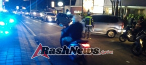 Kepadatan Arus Lalin Terurai Ini Yang Di lakukan Personel Polsek Kuta Utara Di Simpang Batu Belig