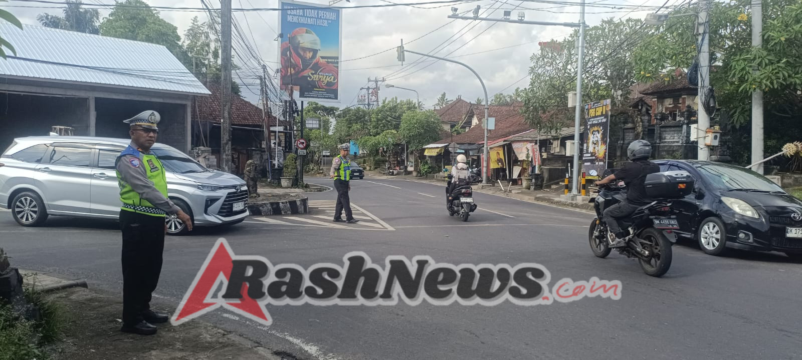 Antisipasi Kepadatan Arus Pulang Kerja, Personel Polsek Abiansemal Intensifkan Gatur Lalin Sore