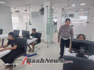 Personil Lantas Laksanakan Teori Avis Komputerisasi Bagi Pemohon SIM Baru