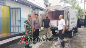 Bhabinkamtibmas dan Babinsa Monitoring Pendistribusian Program Makan Bergizi Gratis di Kelurahan Samplangan