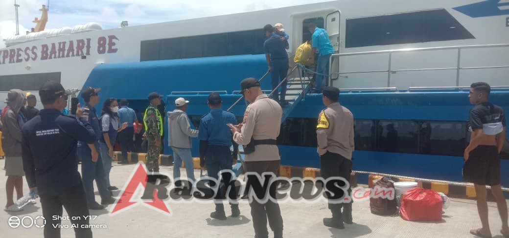 TNI AD Hadir di Pelabuhan Ba’a, Jamin Keamanan Aktivitas Transportasi Laut