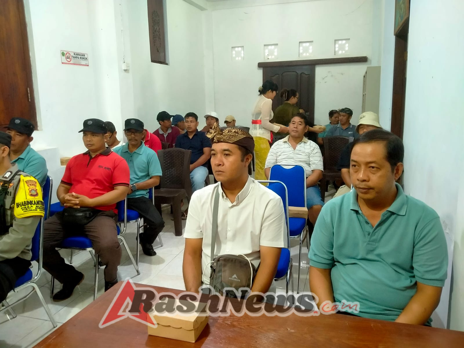 Bhabinkamtibmas Desa Buwit, Mengikuti Kegiatan Sosialisasi Pembangunan Villa/Tempat Tinggal di Br Buwit