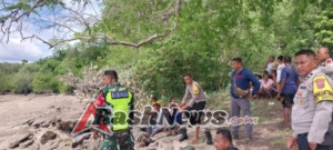 Babinsa Koramil 1624-01/Larantuka Turut Aktif dalam Pencarian Nelayan Hilang di Perairan Kawalelo