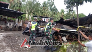 Kebakaran di Paupire, TNI AD Bantu Evakuasi dan Amankan Korban