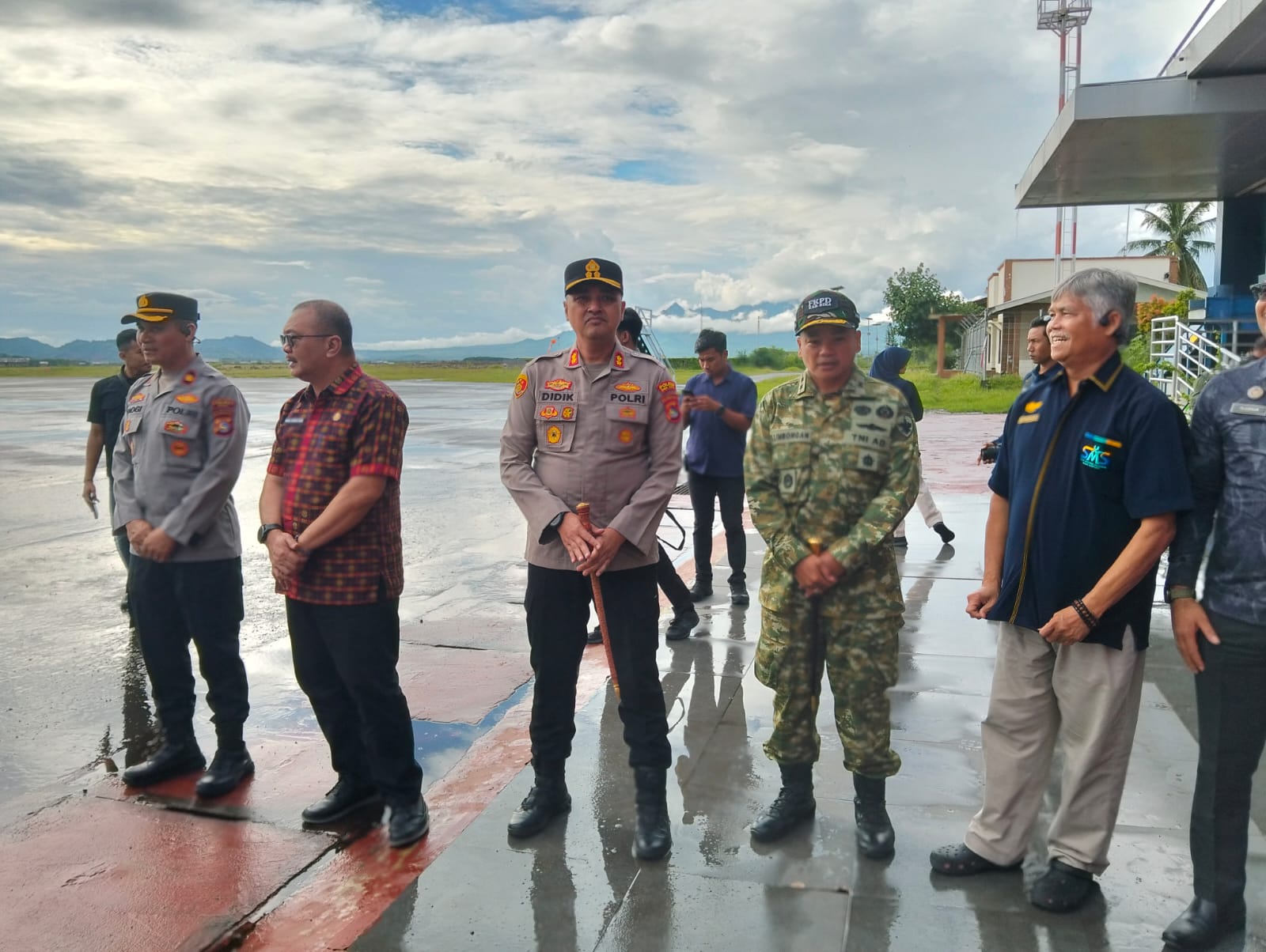 Sinergi TNI-Polri dan Pemerintah Daerah Mengawal Serah Terima Jabatan Kapolres Bima