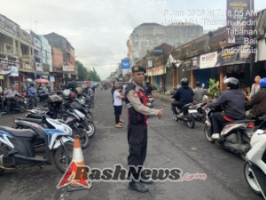 Atensi Kemacetan dan Laka, Polsek Kediri Gelar Personil  Untuk Laksanakan Strong Point
