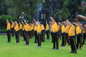 Polres Klungkung Laksanakan Olahraga Pagi Jalan Santai.