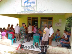 Babinsa Koramil 1612-02/Reok Hadiri Kegiatan Peralihan BPJS di Desa Toe