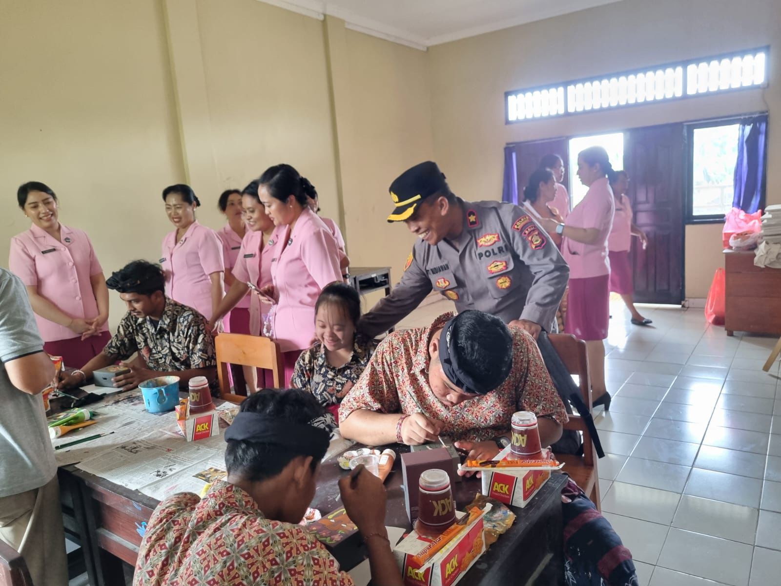 Kapolsek Kerambitan dampingi Kunjungan Ketua Bhayangkari Cabang Tabanan di SLBC Kemala Bhayangkari Tabanan