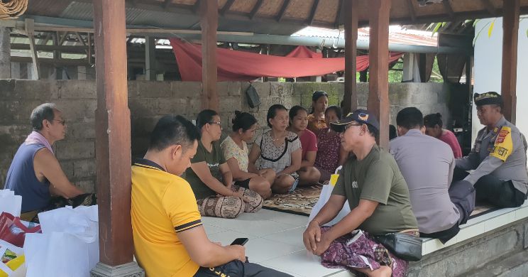 Kegiatan Jumat Curhat Sat Binmas Polres Karangasem di Br. Bungkulan,Desa Seraya Barat, Kec. Karangasem, Kabupaten Karangasem