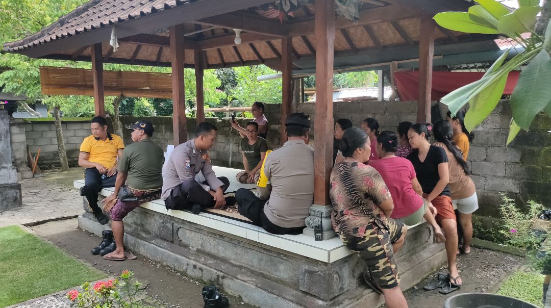 Kegiatan Jumat Curhat Sat Binmas Polres Karangasem di Br. Bungkulan,Desa Seraya Barat, Kec. Karangasem, Kabupaten Karangasem