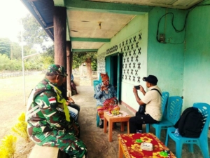 Babinsa Oepoli Dampingi Wawancara Ketahanan Pangan Wilayah Perbatasan