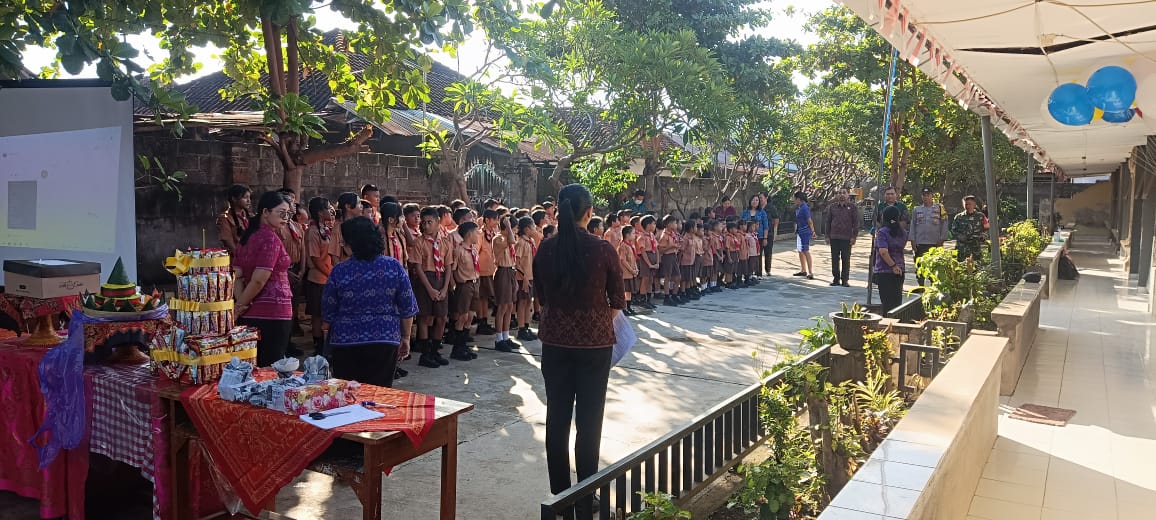 “Babinsa Kampung Anyar Warnai Perayaan 50 Tahun SDN 3 dengan Pesan Keamanan dan Kebersamaan