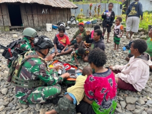 Dari Pemeriksaan Hingga Edukasi, Satgas Yonif  743/PSY  Hadirkan   Free  Medical Care  dri Kampung Pruleme