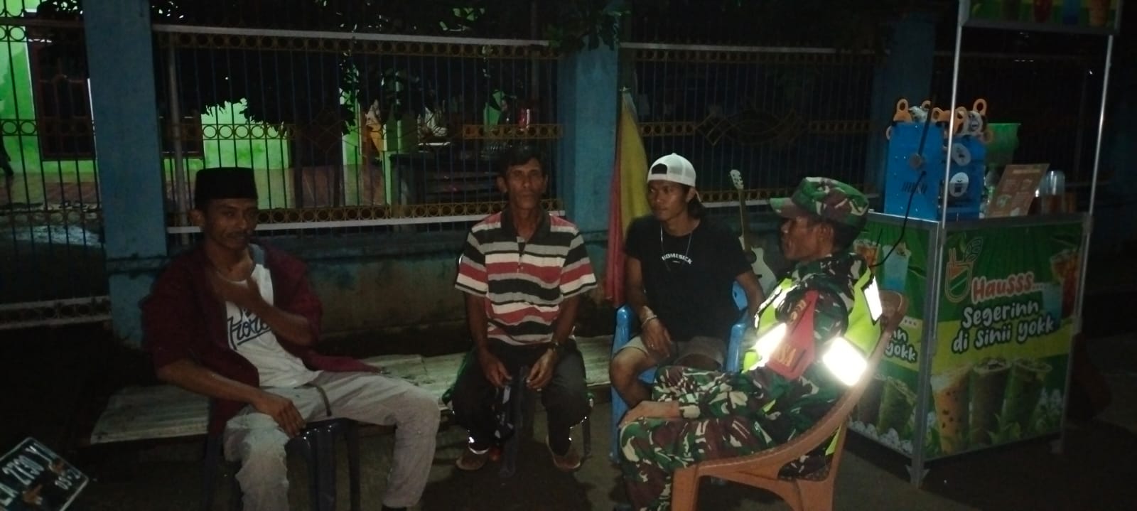 Babinsa Wera Ajak Warga Kuatkan Hubungan Sosial dan Jaga Ketentraman Desa