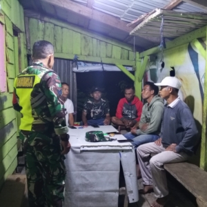 Babinsa Koramil 05/Donggo Intensifkan Patroli Ronda Malam Jaga Keamanan Warga