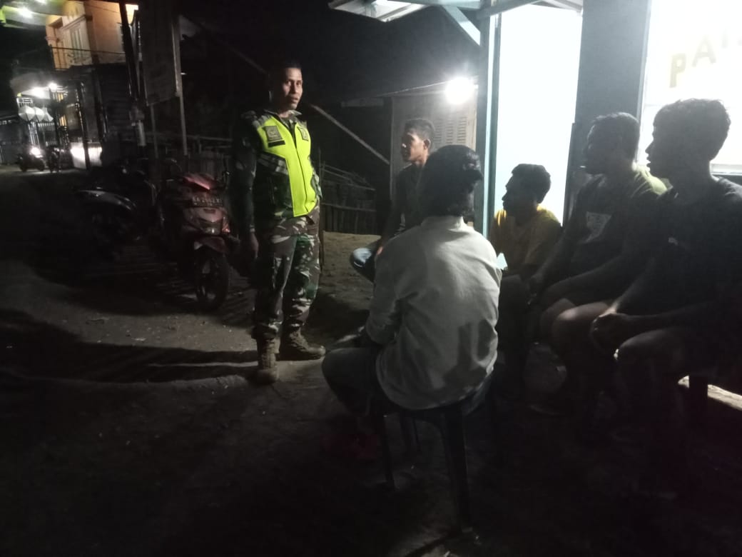Babinsa Koramil 1608-06/Wawo Perkuat Patroli dan Ronda Malam di Wilayah Binaan